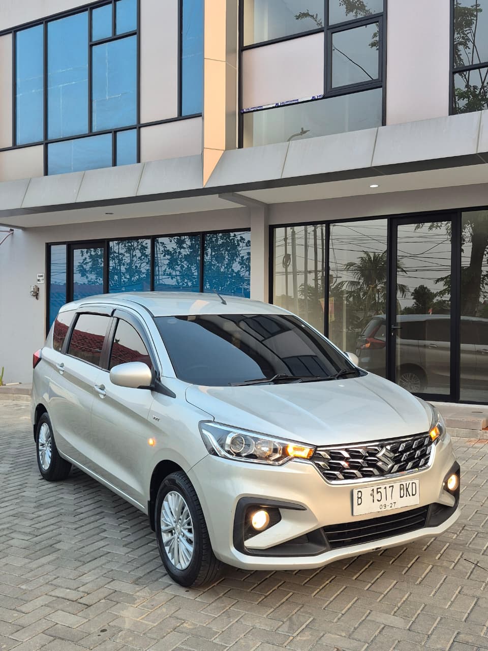 Suzuki ERTIGA GL MT